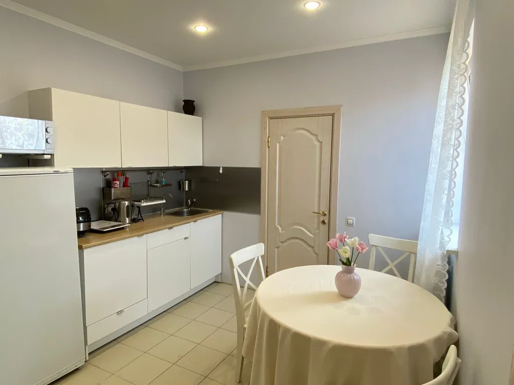 Домик рядом с онко центром Петрова