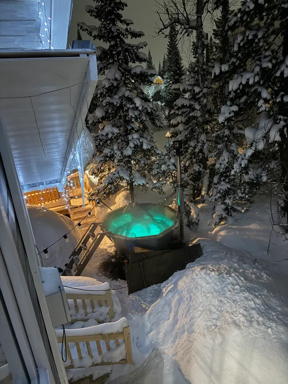 Гостевой дом Добрый Филин с большим летним бассейном и кондиционерами