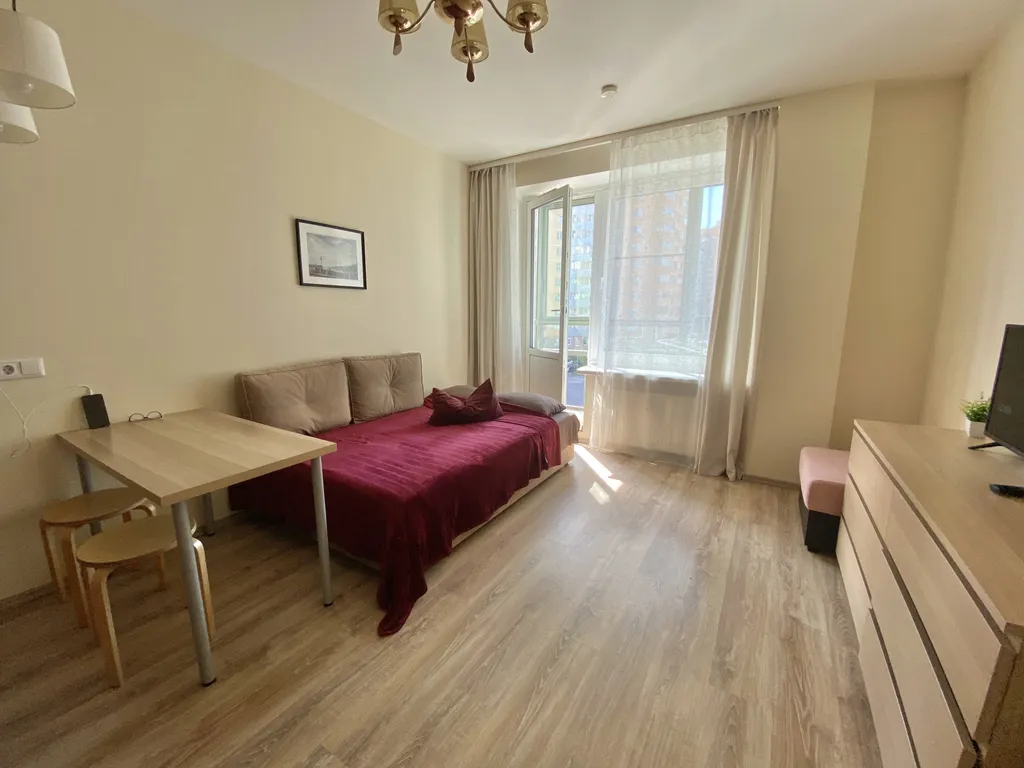 Прекрасная светлая студия у метро