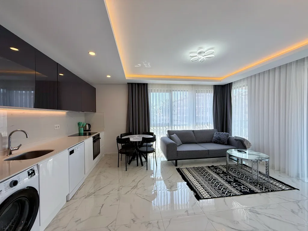 Квартира с видом на море и горы. Пляж Клеопатра