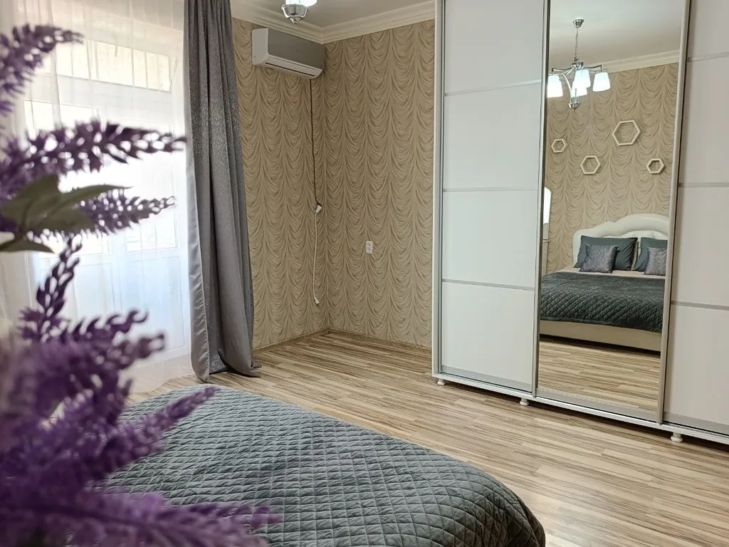 Двушка рядом с тц ярмарка и вокзалом