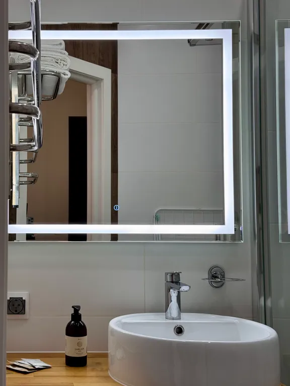 Дизайнерская квартира и бассейн на территории комплекса