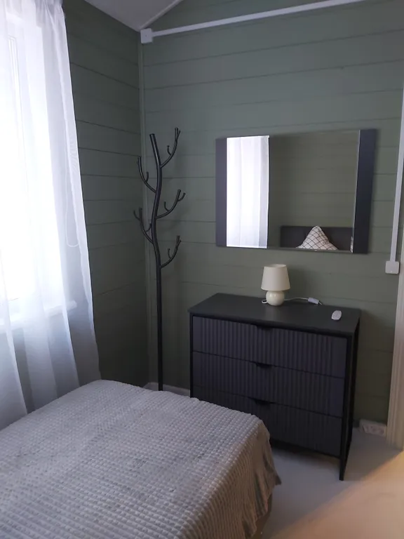 Дом в окружении леса