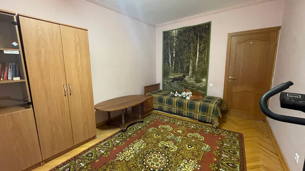 Просторная трешка в центре