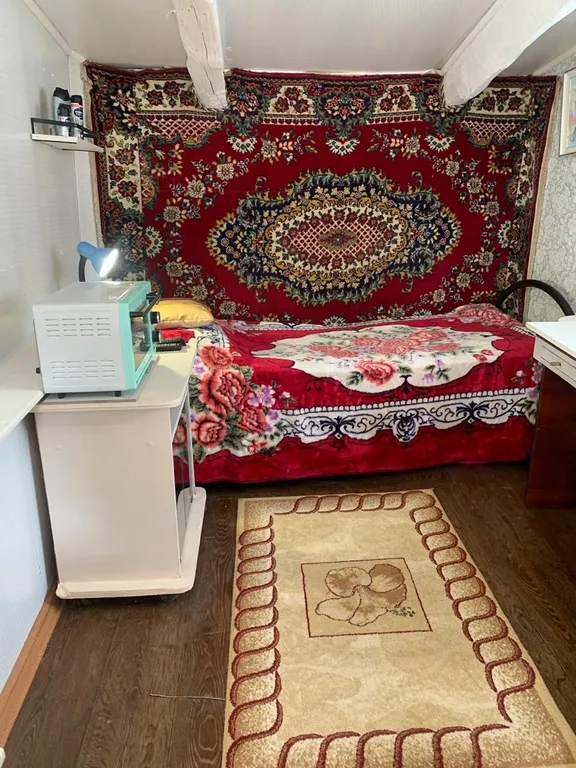 Комната во дворе с отдельным входом (8 мин до колоннады)