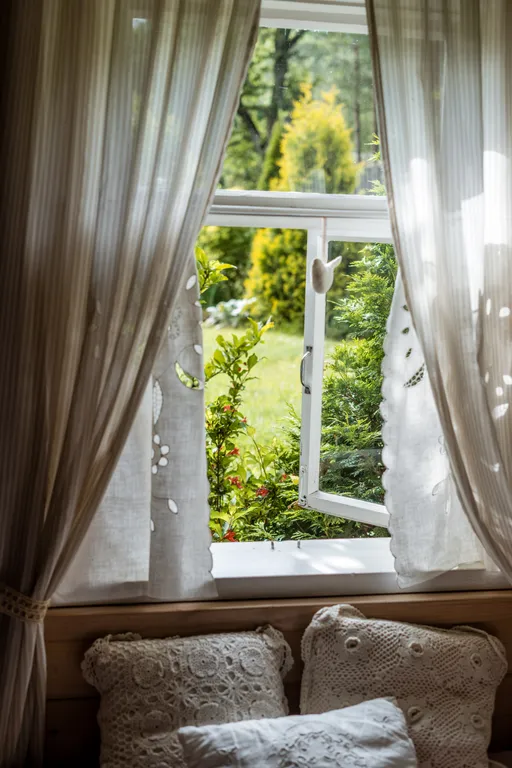 Хутор в лесу Розовый шмель