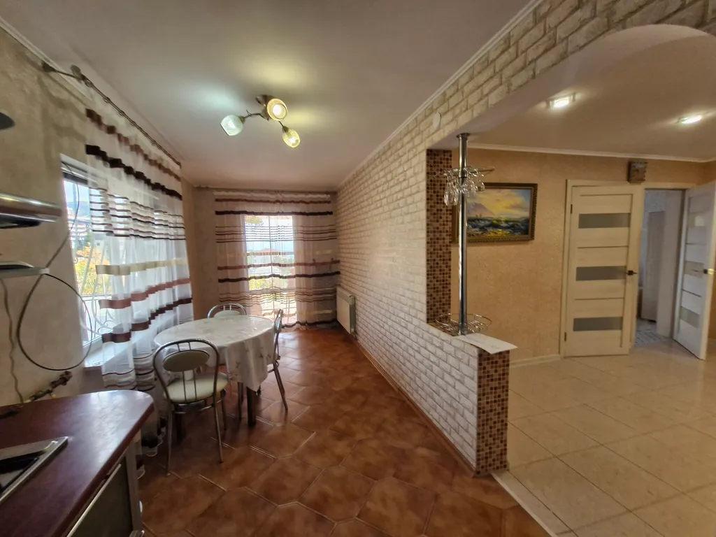 Видовой дом с видом на море и большим балконом