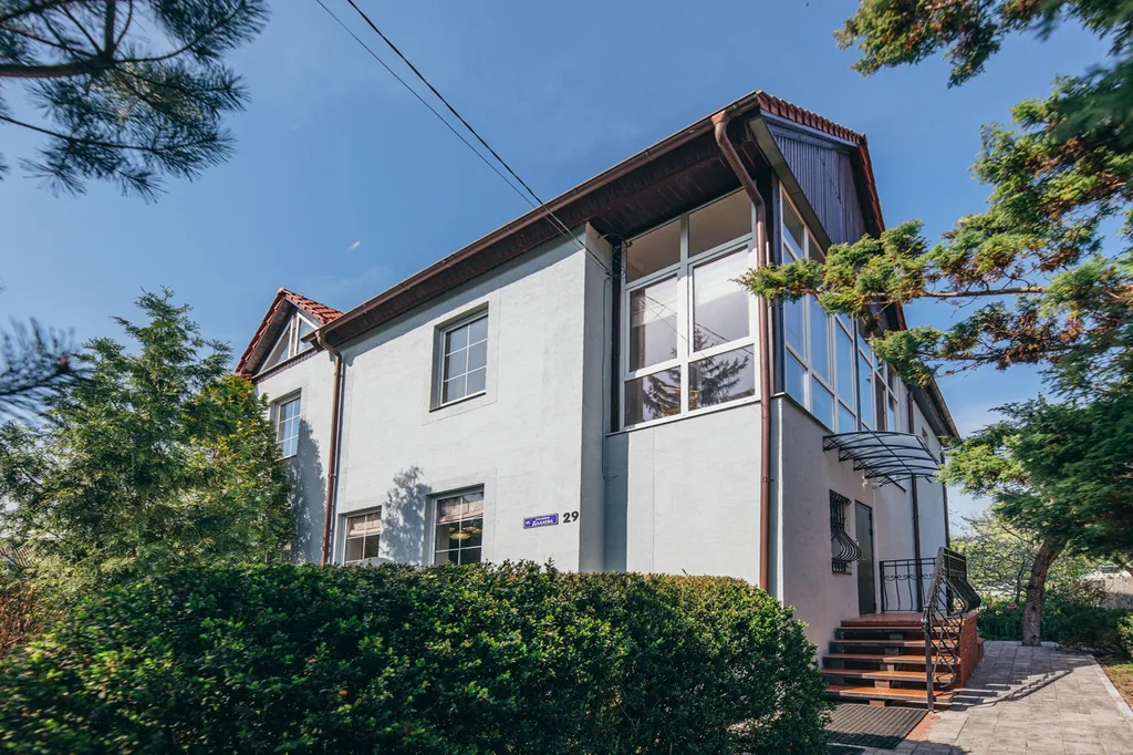 Коттедж Комфортный дом в центре города, рядом с Верхним озером — аренда посуточно в Калининград