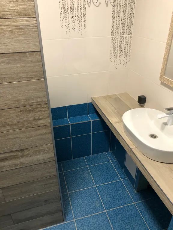 White - Green. Центр.