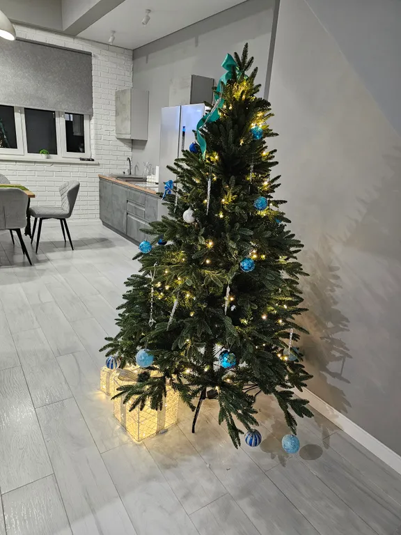 Современный новый дом с баней на дровах и собственной террриторией