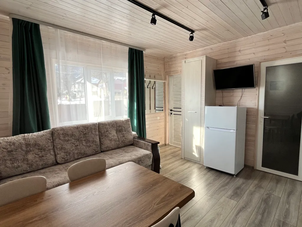 Коттедж с видом на горы 2