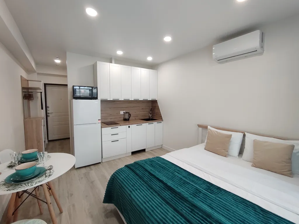 На берегу моря уютная новая студия