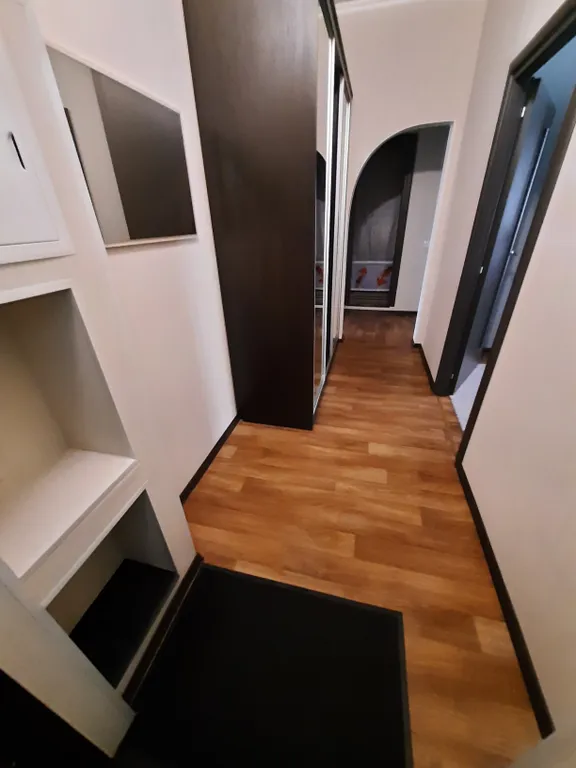 Нововартовская 4