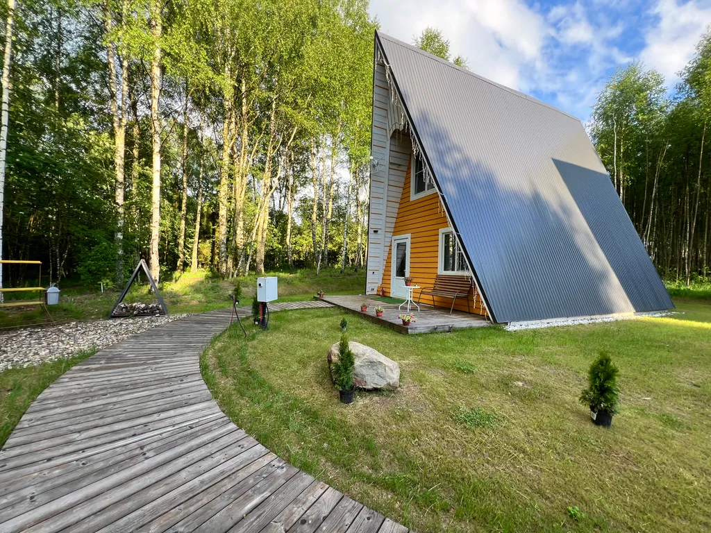 Уютный дом в лесном массиве недалеко от реки