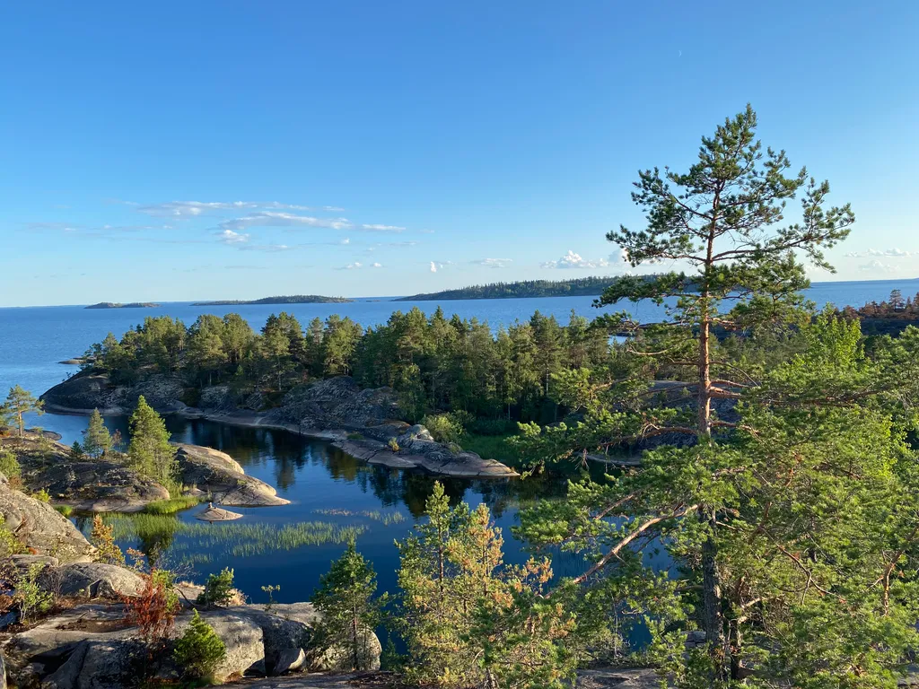 Дом у озера с сауной