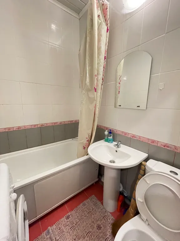 Квартира с ремонтом, кровать + диван