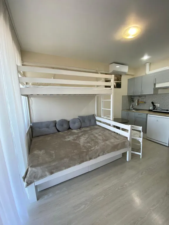 Студия на берегу моря