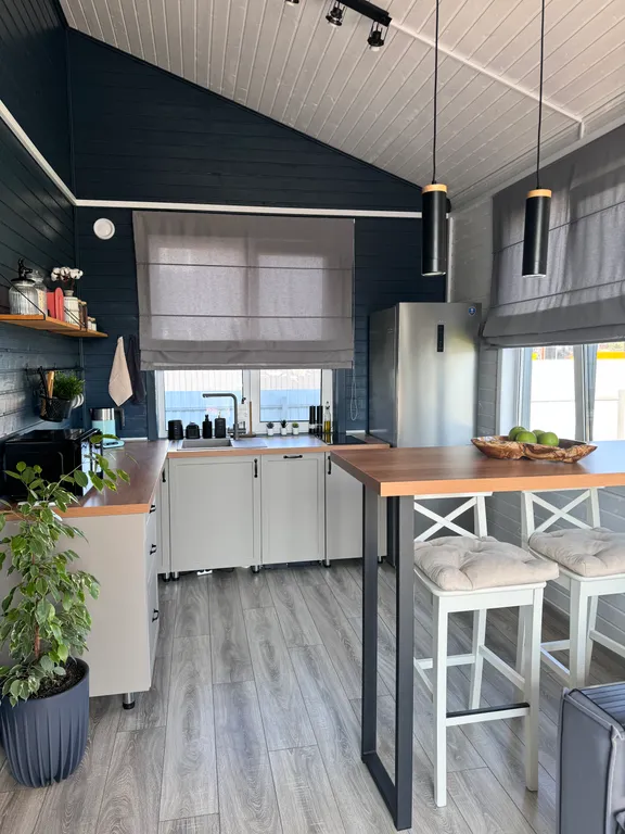 Уютный дом с сауной, в стиле барнхаус, недалеко от реки