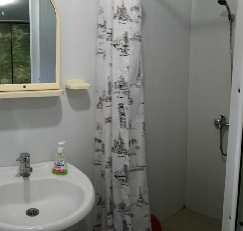 Однокомнатный коттедж с видом на лес и горы