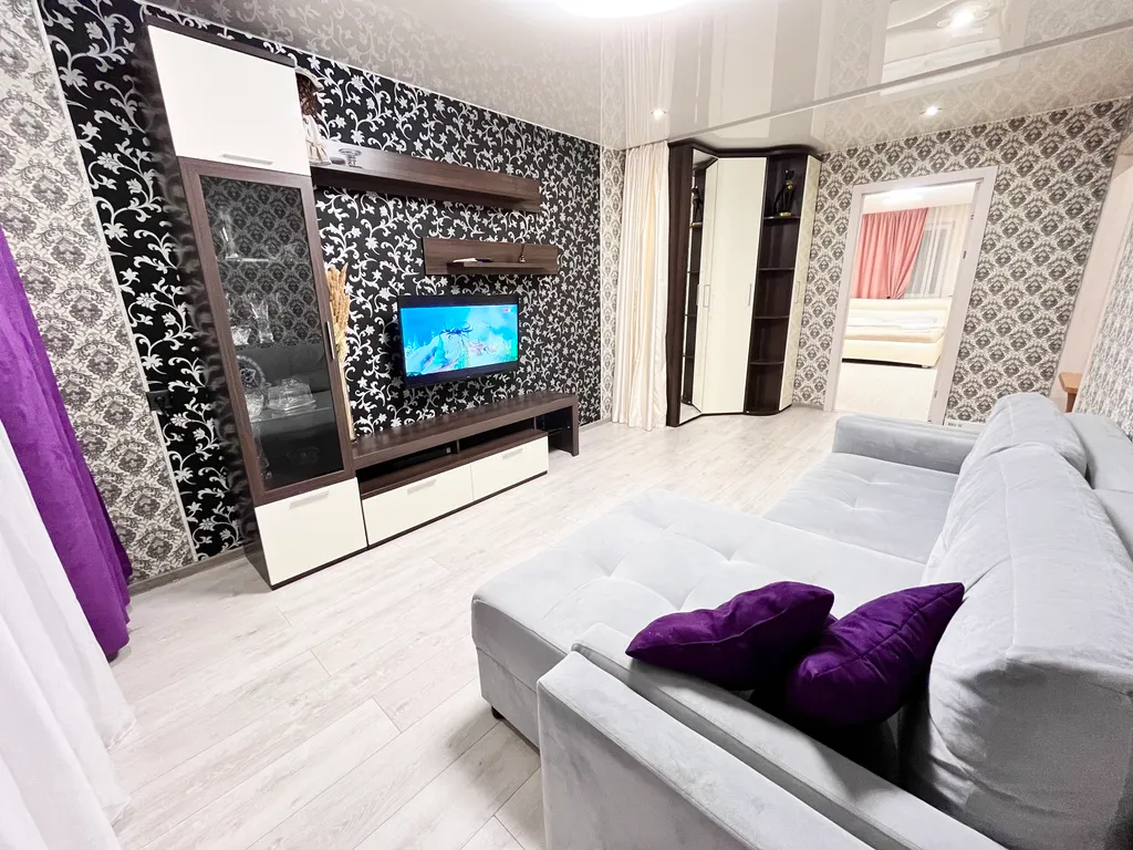 Двухкомнатная квартира около городских прудов