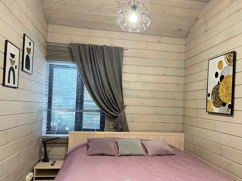 Коттедж Уютный домик на озере Волго на Селигере в сосновом бору — Турбаза Чайка