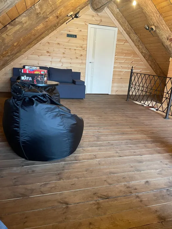 Дом из цельного массива с баней