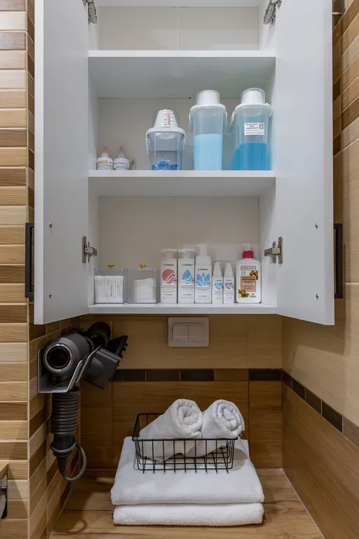 Студия Колосья с качелью на балконе и видом на сосны