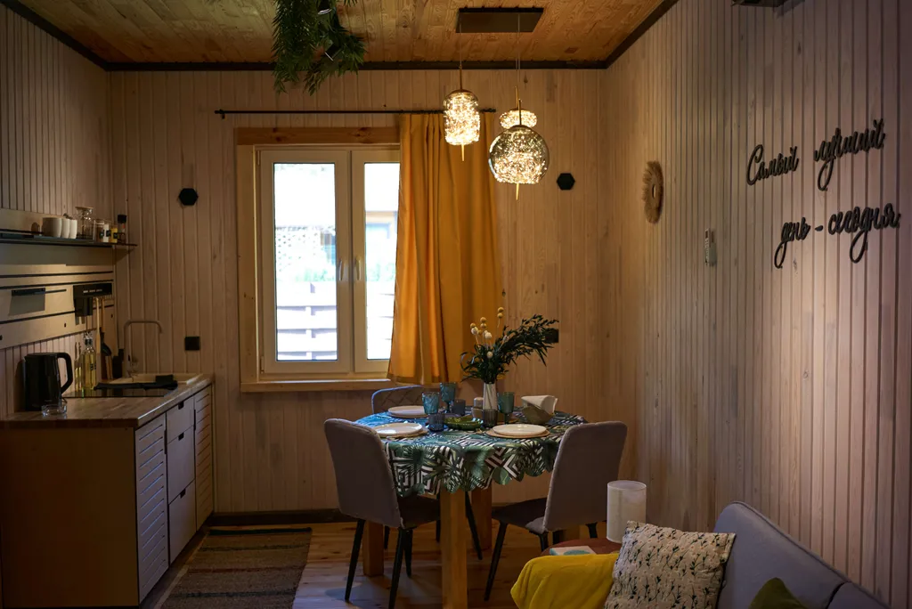 Дом в лесу: баня, купель, проектор, камин, озеро, велосипеды