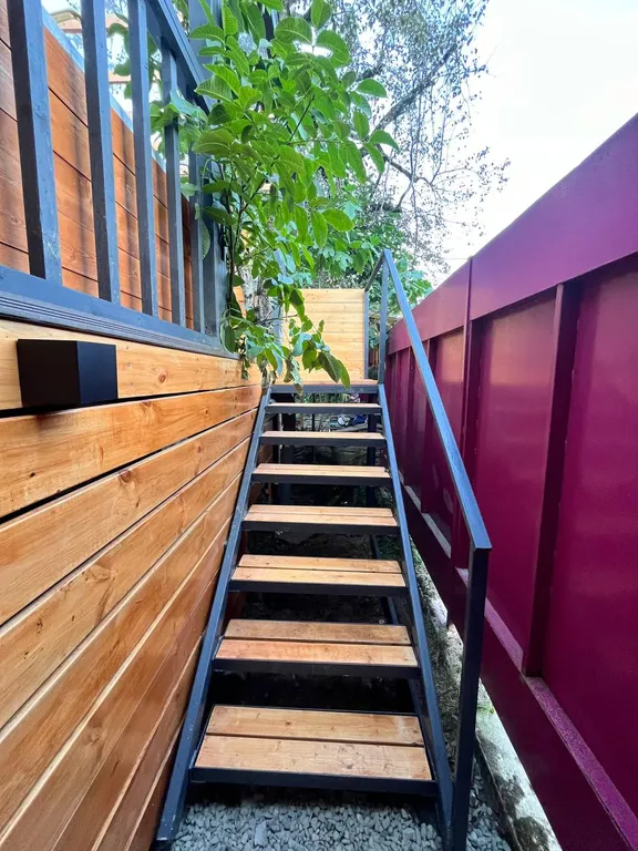 Дом-студия с купелью и домашним кинотеатром