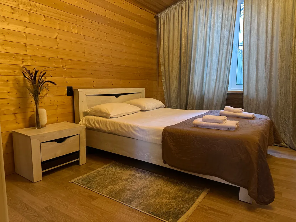 Шале 2 с видом на горы и лес