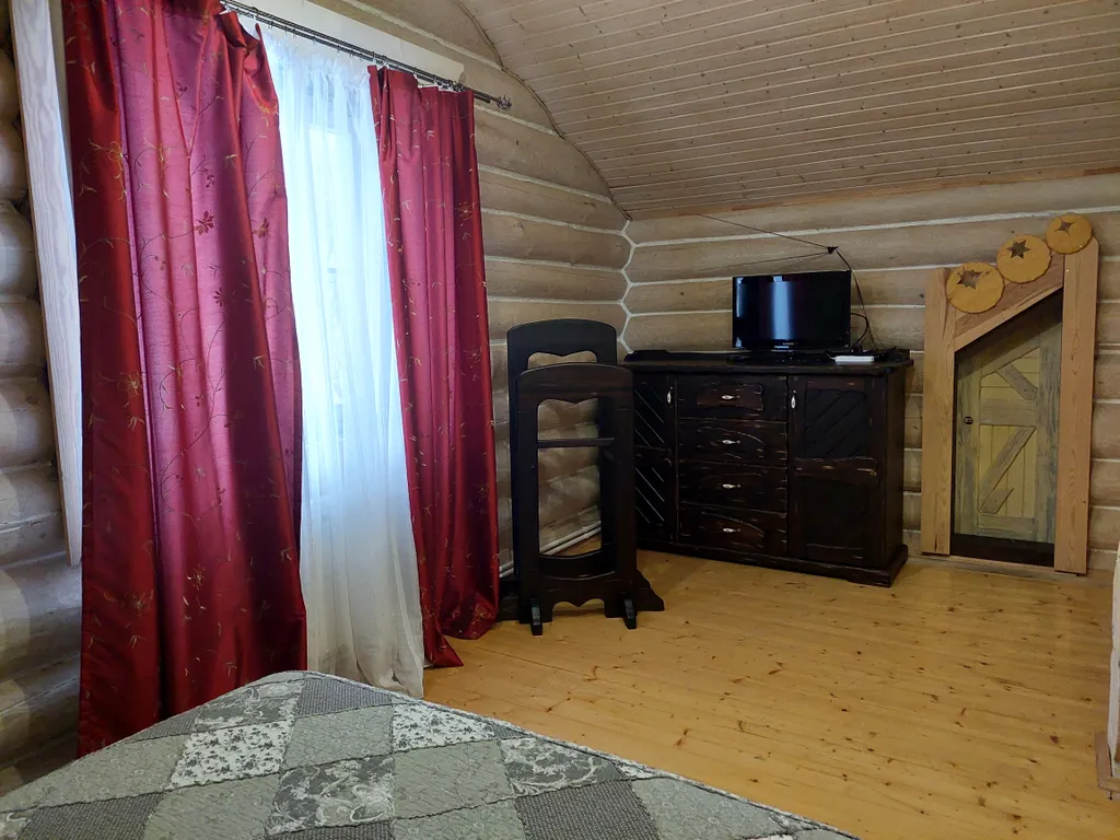 Уютный двухэтажный дом из бруса с видом на Валдайское озеро