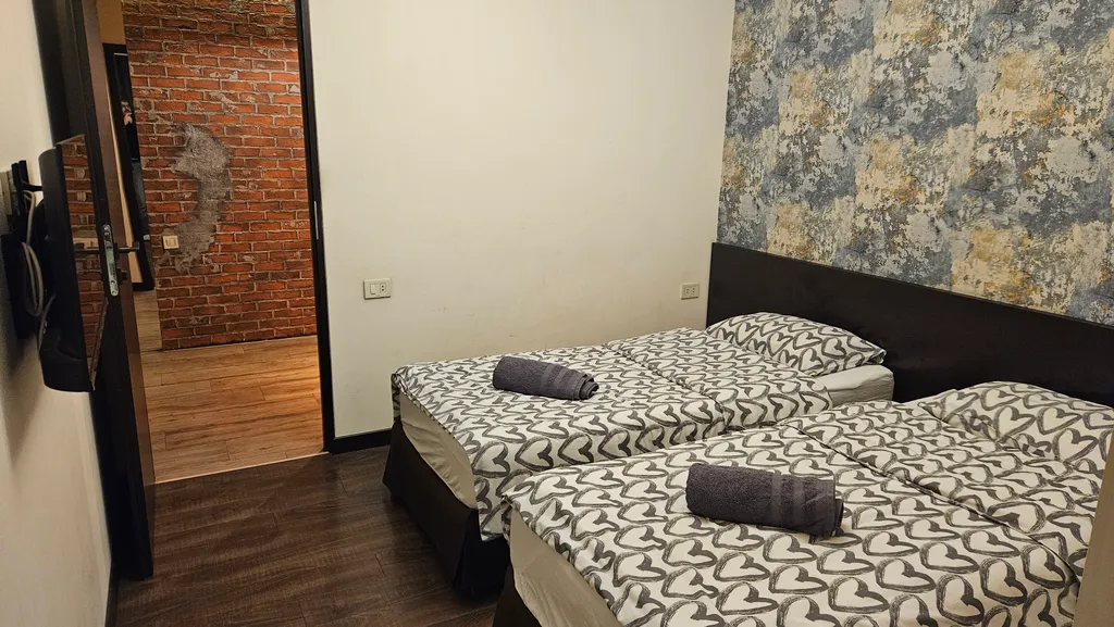 Просторная, светлая квартира с двумя спальнями, малый центр