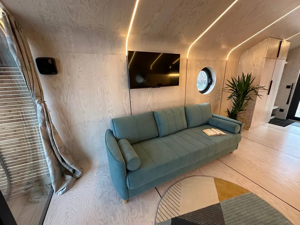 Домик на море