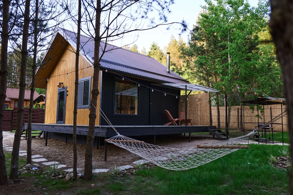 Дом в лесу: баня, купель, проектор, камин, озеро, велосипеды