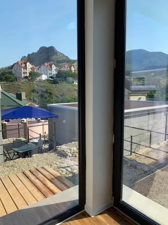 Дом с видом на горы LightHouse Koktebel