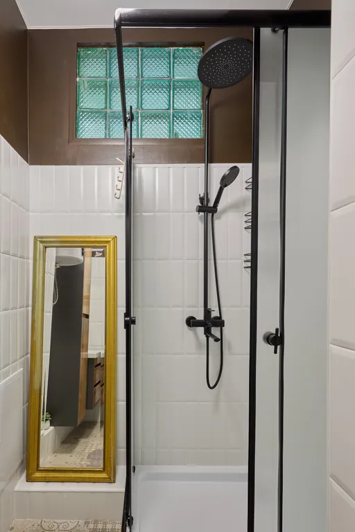 12-местный апартамент в ретро стиле с кинотеатром и Sony PS4