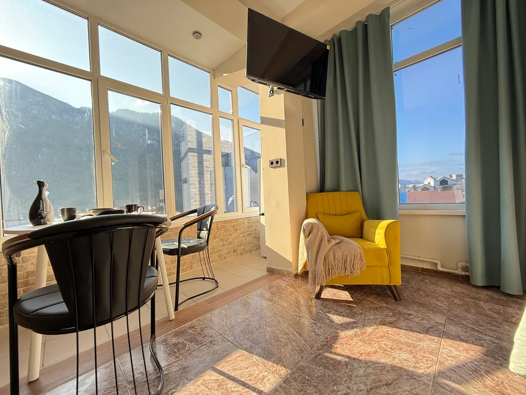 Квартира с шикарным видом на горы в центре Красной поляны