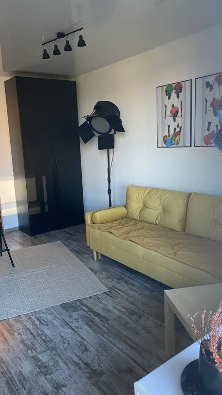 Современная студия на Авиаторов