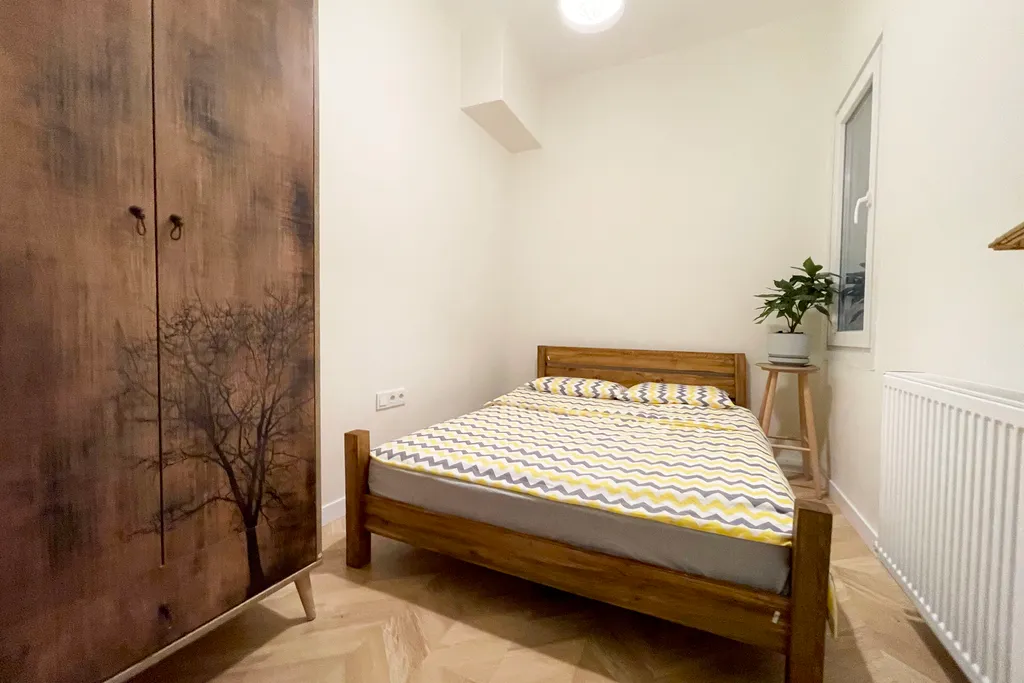 2br and 2bath balcony 8 min to metro