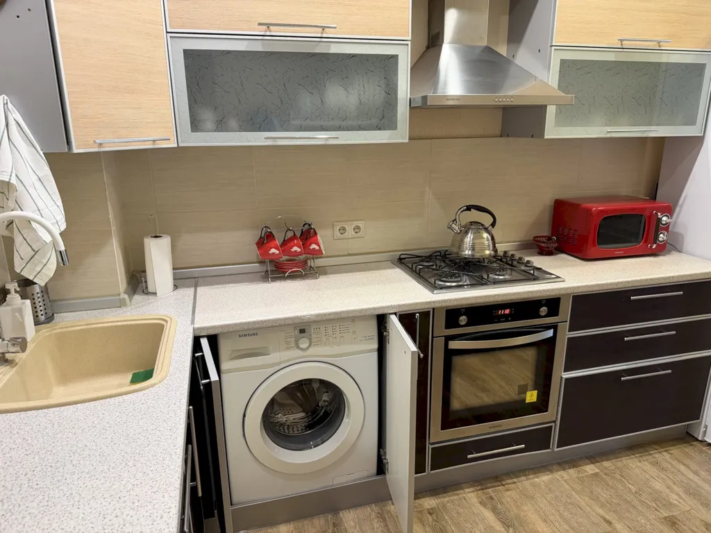 Квартира Квартира с балконом и видом на горы в центре - 11 мин до моря — Геленджик