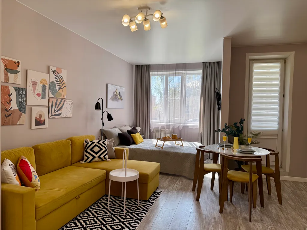 Студия Loft у Патронного для 4 гостей