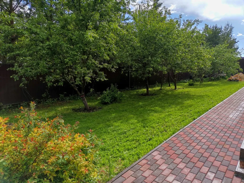 Дом с тёплым бассейном и баней в Новой Москве