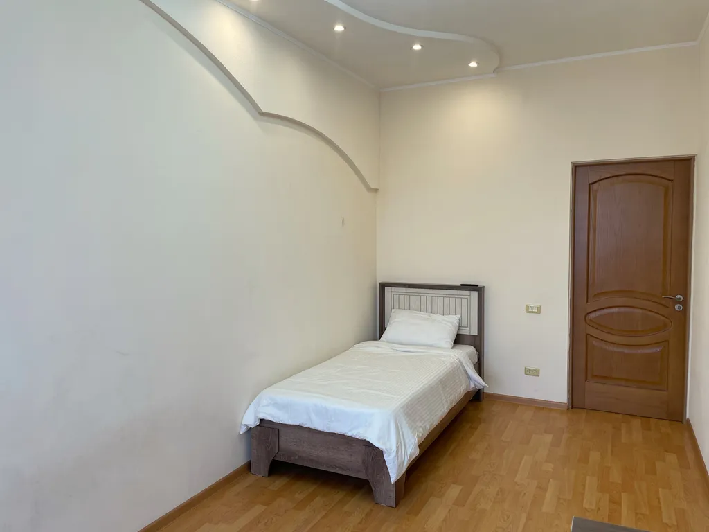 Апартаменты для большой семьи в курзоне, с балконом и видом на машук