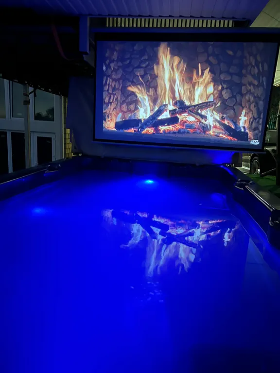 Уютный таунхаус с теплым бассейном и баней