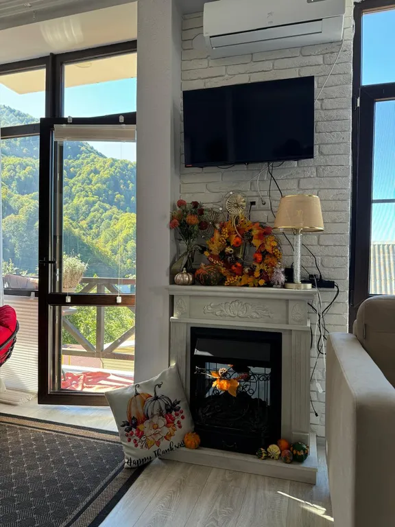 Солнечная стильная студия в горах Красной Поляны