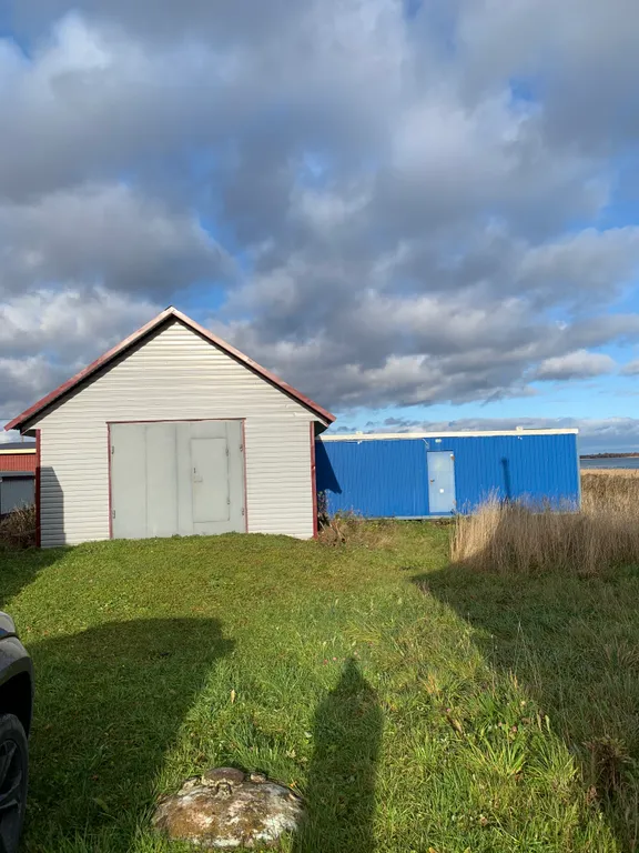 Дачный дом на берегу озера