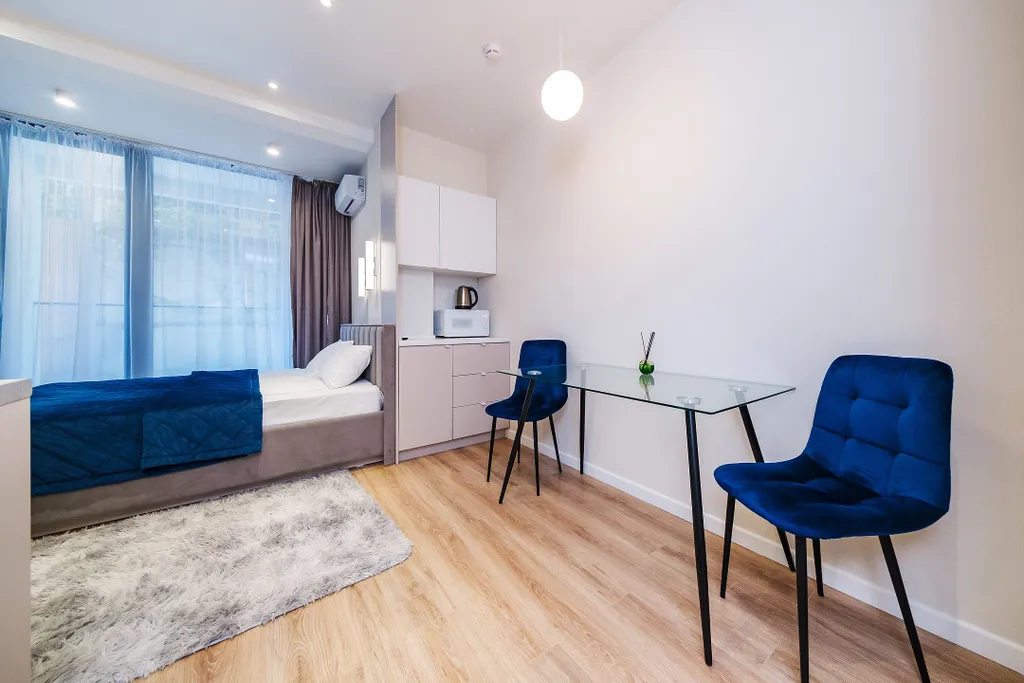 Студия в 8-и минутах ходьбы от моря с бассейном