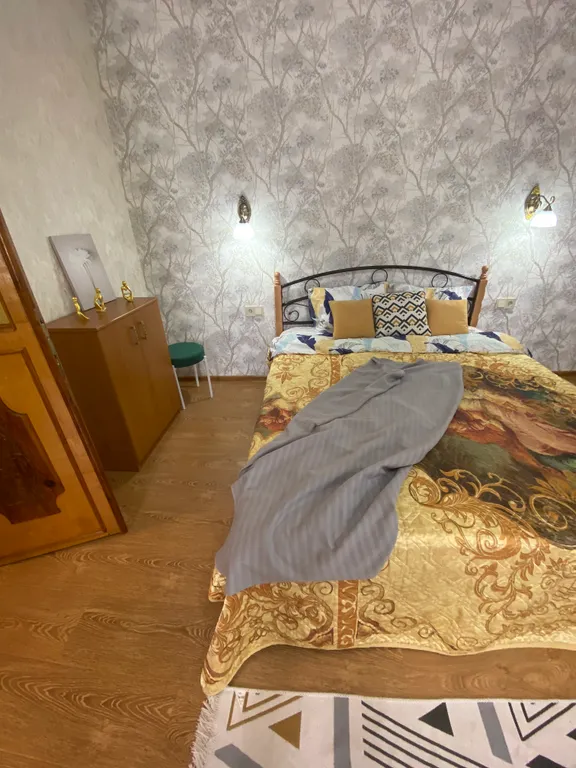 Уникальная квартира с интересным ремонтом и настоящим камином