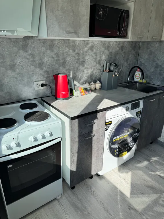 Уютная солнечная квартира в районе Золотого моста