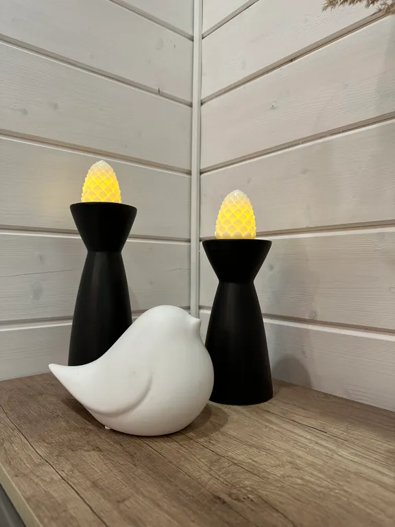 Дом на холме у леса